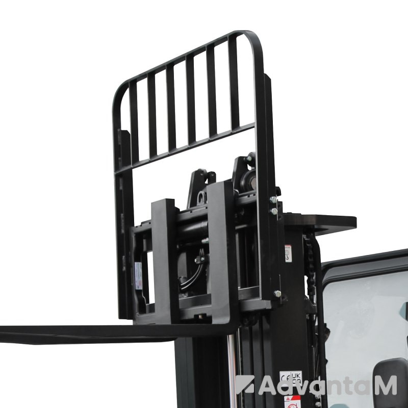 Бензиновый погрузчик с кабиной YETT CPQD30-RC1K2-M350-3W-K - 2